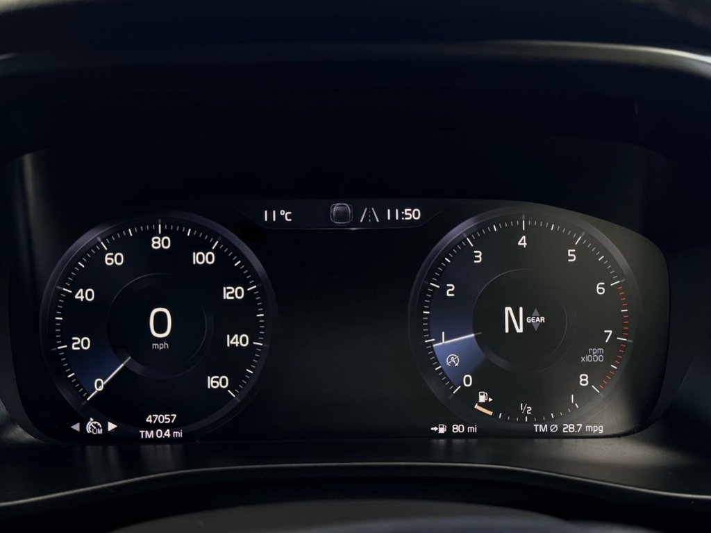 USED 2019 19 VOLVO XC40 1.5 T3 R-Design Pro SUV 5dr Petrol Manual Euro 6 (s/s) (156 ps) 5 Services|SatNav|Camera|Rear & Front Sensors|Half Leather Heated Seats|