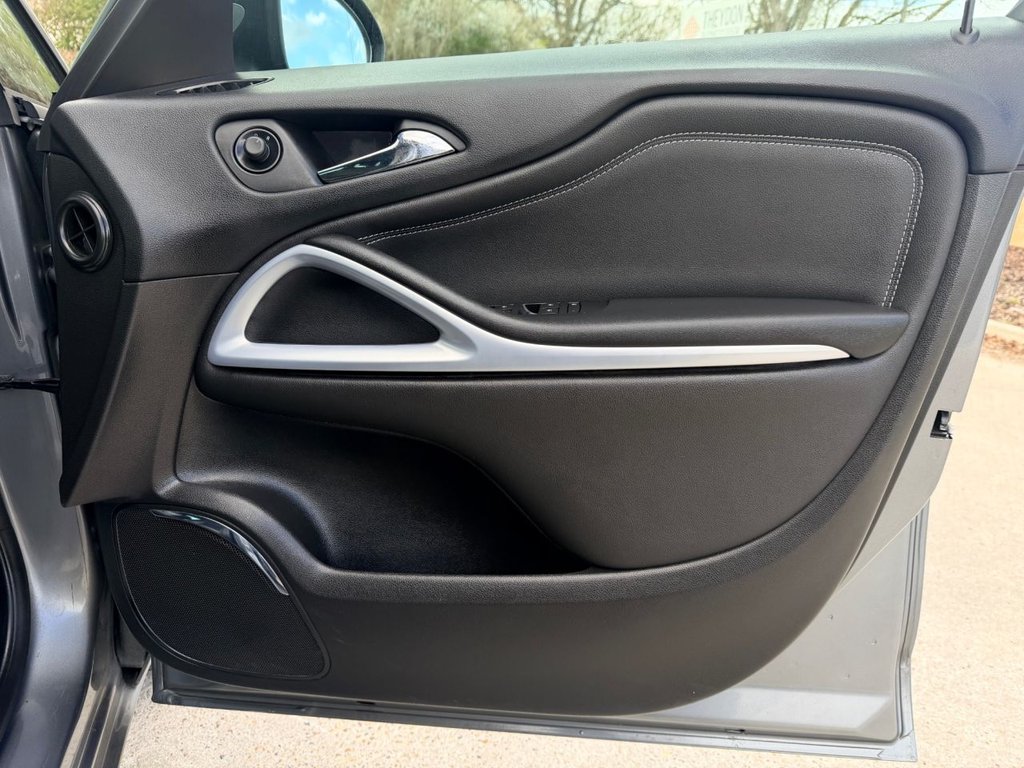 USED 2018 18 VAUXHALL ZAFIRA TOURER 1.4i Turbo SRi Nav MPV 5dr Petrol Manual Euro 6 (140 ps) 5 Services|2 Owners|R.F Sensors|Cruise control|Heated Leather Seats|Apple Car play