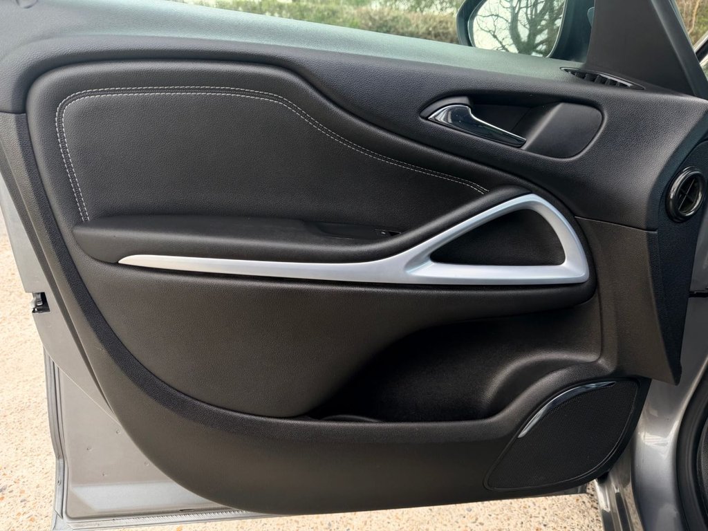 USED 2018 18 VAUXHALL ZAFIRA TOURER 1.4i Turbo SRi Nav MPV 5dr Petrol Manual Euro 6 (140 ps) 5 Services|2 Owners|R.F Sensors|Cruise control|Heated Leather Seats|Apple Car play
