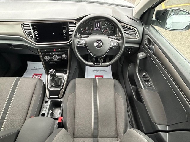 2018 VOLKSWAGEN T-ROC - Photo 4