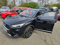 USED 2022 22 MG MG ZS Black 1.0 T-GDI Exclusive Euro 6 SUV, 62,500 miles, auto, 10in Touchscreen, A/C, CarPlay/Android Auto, 17in Alloys, Reversing camera and much more! 