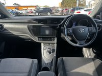 USED 2018 TOYOTA AURIS 1.8 VVT-h Design Hatchback 5dr Petrol Hybrid CVT Euro 6 (s/s) (136 ps) GOOD SERVICE HISTORY, SAT NAV, BLUETOOTH