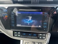 USED 2018 TOYOTA AURIS 1.8 VVT-h Design Hatchback 5dr Petrol Hybrid CVT Euro 6 (s/s) (136 ps) GOOD SERVICE HISTORY, SAT NAV, BLUETOOTH