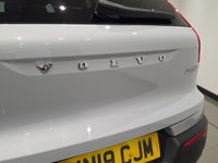 USED 2019 19 VOLVO XC40 2.0 D4 R-Design Pro SUV 5dr Diesel Auto AWD Euro 6 (s/s) (190 ps) 