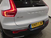 USED 2019 19 VOLVO XC40 2.0 D4 R-Design Pro SUV 5dr Diesel Auto AWD Euro 6 (s/s) (190 ps) 
