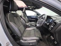 USED 2019 19 VOLVO XC40 2.0 D4 R-Design Pro SUV 5dr Diesel Auto AWD Euro 6 (s/s) (190 ps) 