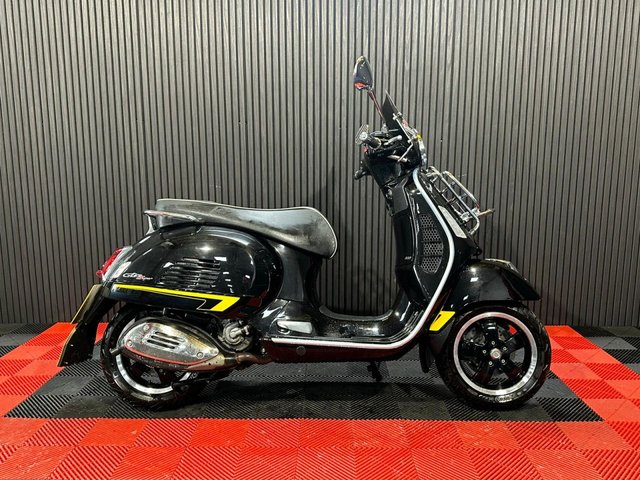 View our PIAGGIO Vespa GTS 300