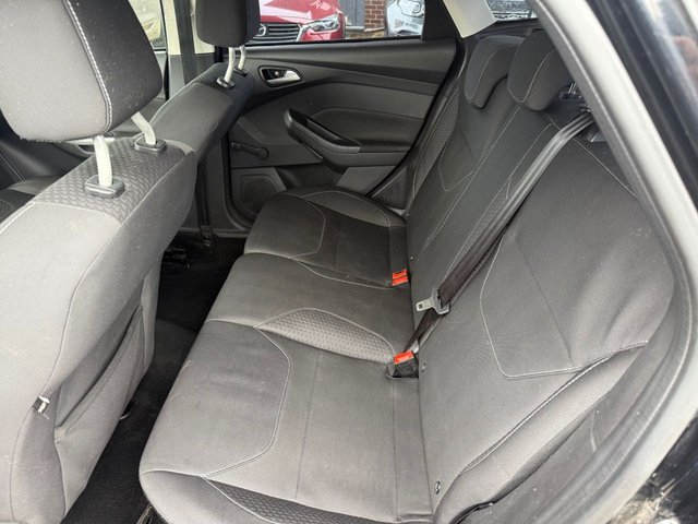 2014 Ford Focus 1L Zetec 5dr - Photo 8