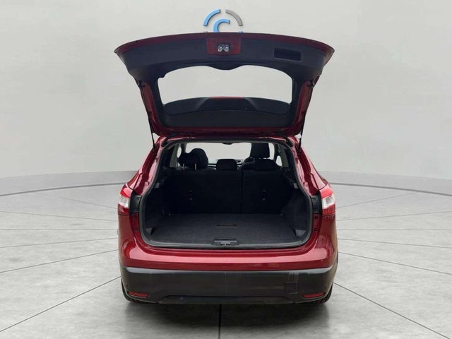 2016 Nissan Qashqai 1.6L N-Connecta 5dr - Photo 8