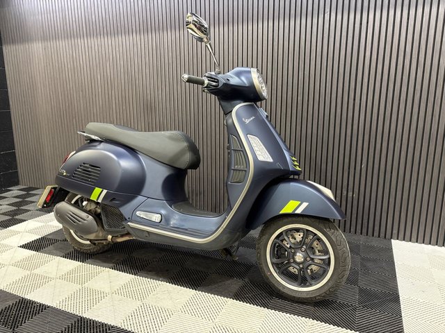 View our PIAGGIO Vespa GTS 125