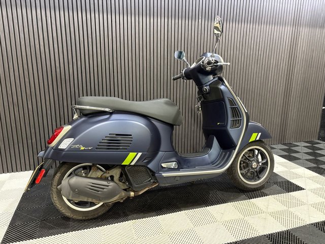 View our PIAGGIO Vespa GTS 125