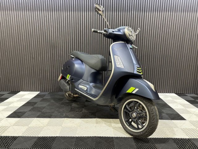 View our PIAGGIO Vespa GTS 125