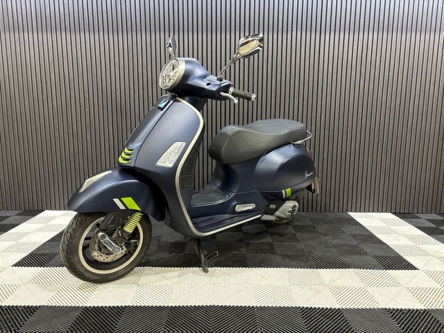 View our PIAGGIO Vespa GTS 125