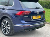 USED 2018 18 VOLKSWAGEN TIGUAN 2.0 TDI R-Line SUV 5dr Diesel DSG 4Motion Euro 6 (s/s) (150 ps) 2 KEYS + MASSIVE SPEC + PANROOF