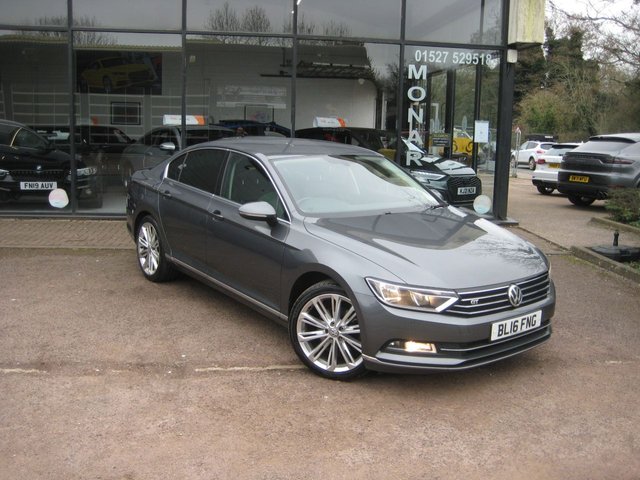 2016 VOLKSWAGEN PASSAT