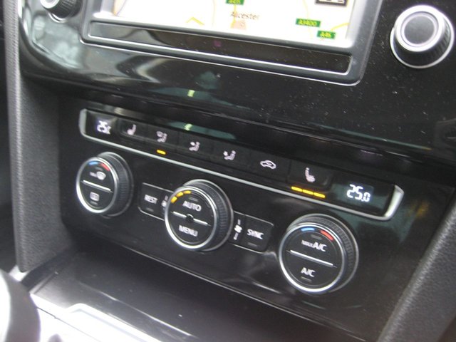 2016 VOLKSWAGEN PASSAT 2.0 TDI BlueMotion Tech GT Saloon 4dr Diesel Manual Euro 6 (s/s) (150 ps) - Photo 11