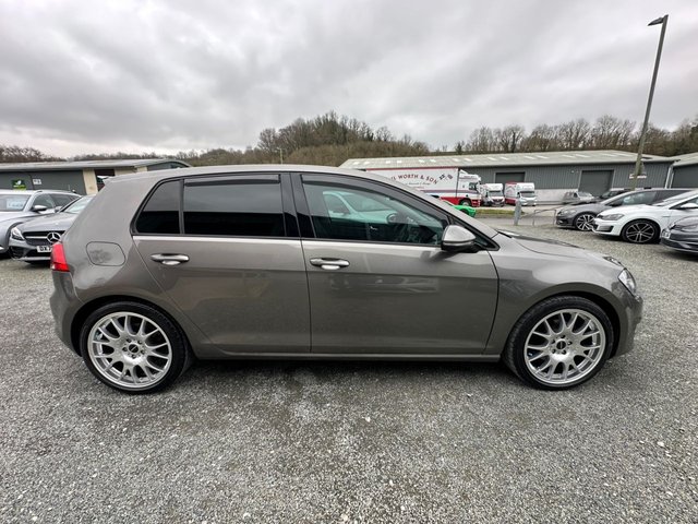 2016 VOLKSWAGEN GOLF 1.6 TDI BlueMotion Tech GT Edition Hatchback 5dr Diesel Manual Euro 6 (s/s) (110 ps) - Photo 8