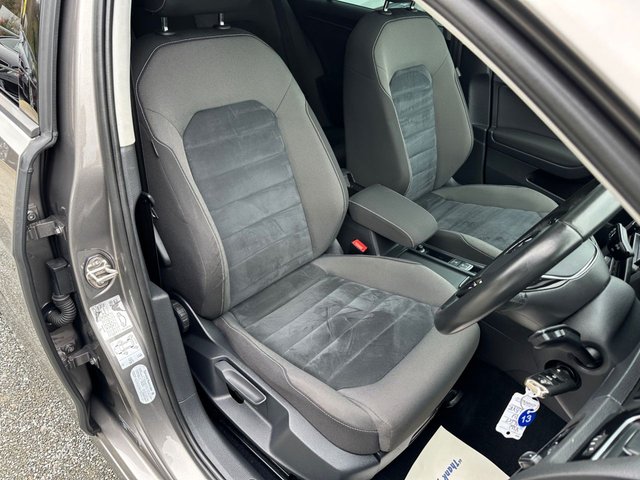 2016 VOLKSWAGEN GOLF 1.6 TDI BlueMotion Tech GT Edition Hatchback 5dr Diesel Manual Euro 6 (s/s) (110 ps) - Photo 11