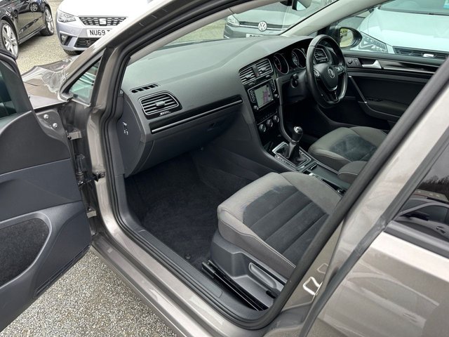 2016 VOLKSWAGEN GOLF 1.6 TDI BlueMotion Tech GT Edition Hatchback 5dr Diesel Manual Euro 6 (s/s) (110 ps) - Photo 12