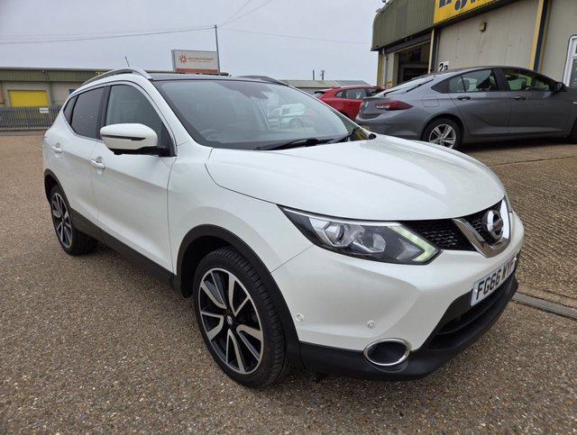 2016 NISSAN QASHQAI 1.5 dCi Tekna SUV 5dr Diesel Manual 2WD Euro 6 (s/s) (110 ps) - Photo 2