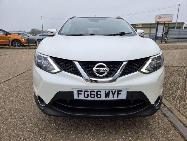 2016 NISSAN QASHQAI 1.5 dCi Tekna SUV 5dr Diesel Manual 2WD Euro 6 (s/s) (110 ps) - Photo 4