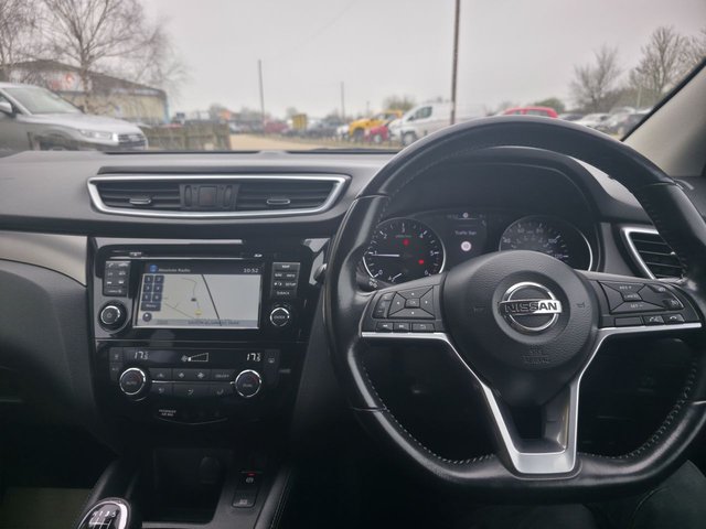 2018 NISSAN QASHQAI 1.5 dCi N-Connecta SUV 5dr Diesel Manual Euro 6 (s/s) (115 ps) - Photo 12