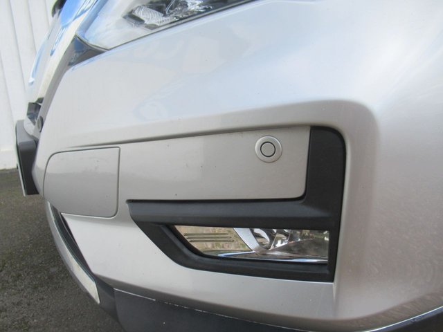 2019 NISSAN X-TRAIL 1.6 dCi N-Connecta SUV 5dr Diesel Manual 4WD Euro 6 (s/s) (130 ps) - Photo 11