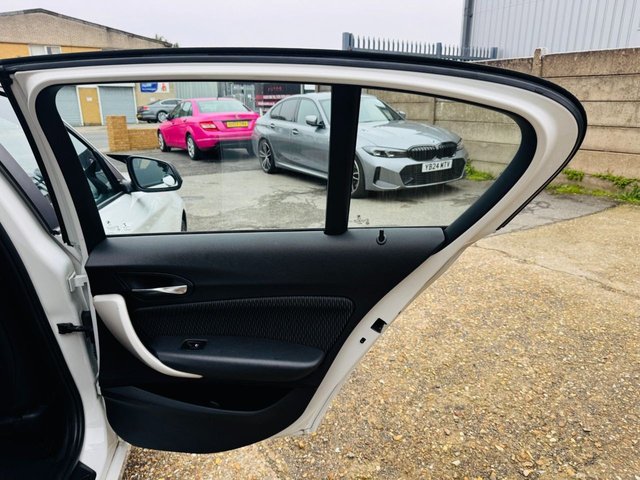 2016 BMW 1 Series 1.5L Se 5dr - Photo 11