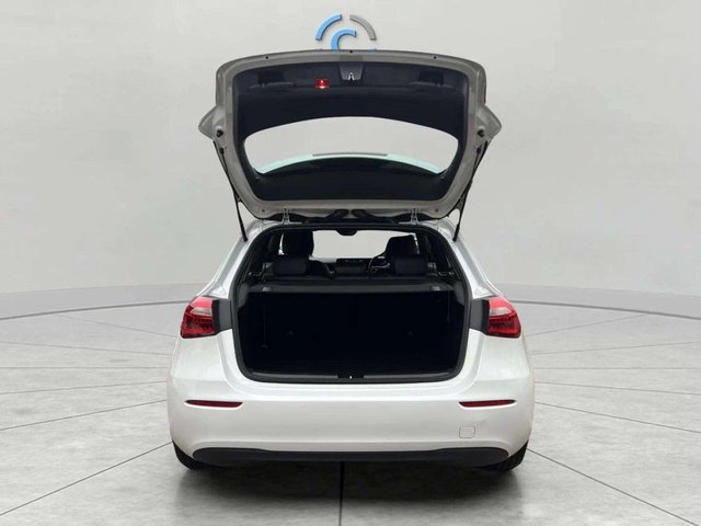 2020 Mercedes-Benz A-Class 1.5L Se 5dr - Photo 8