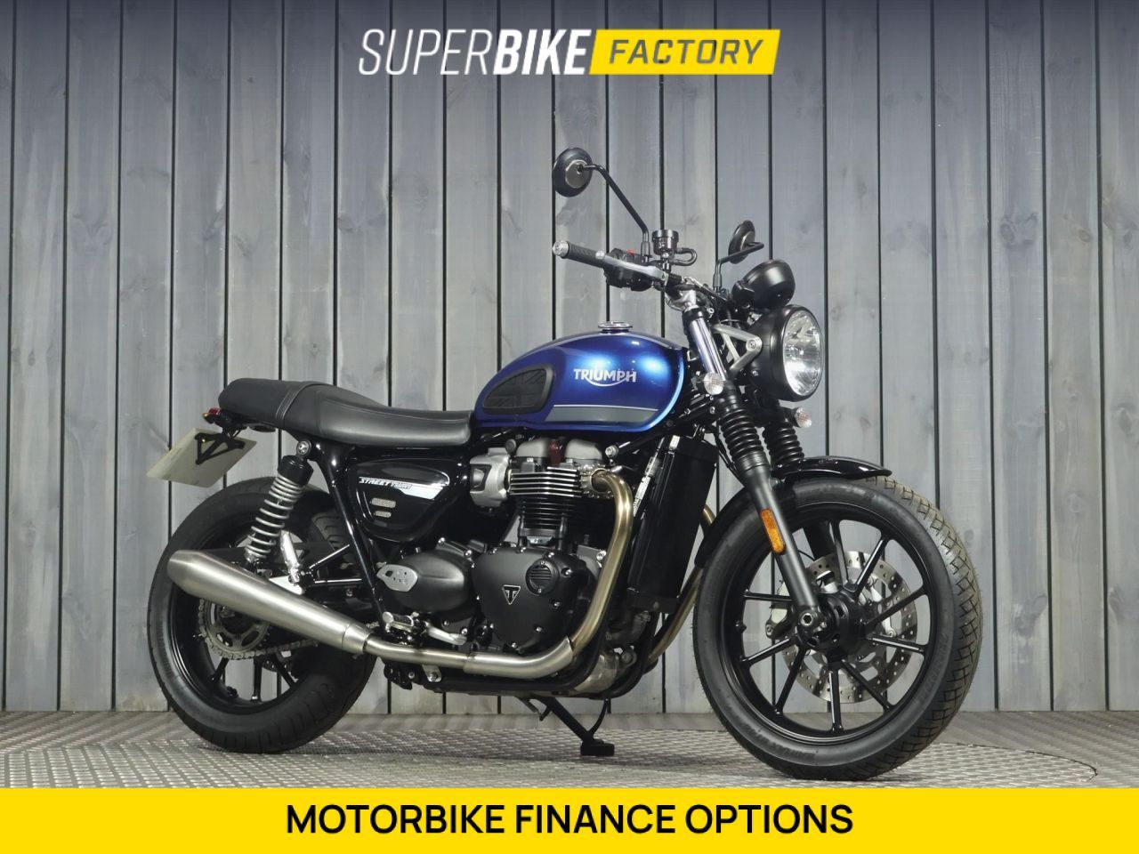 TRIUMPH STREET TWIN
