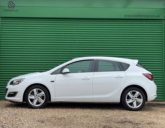 2015 VAUXHALL ASTRA 1.4 16v SRi Hatchback 5dr Petrol Manual Euro 5 (100 ps) - Photo 4