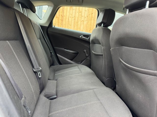 2015 VAUXHALL ASTRA 1.4 16v SRi Hatchback 5dr Petrol Manual Euro 5 (100 ps) - Photo 12