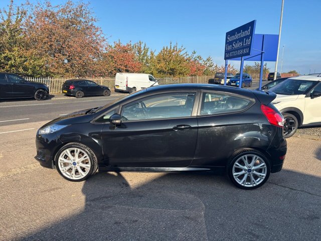 2013 FORD FIESTA 1.0T EcoBoost Zetec S Euro 5 (s/s) 3dr - Photo 4