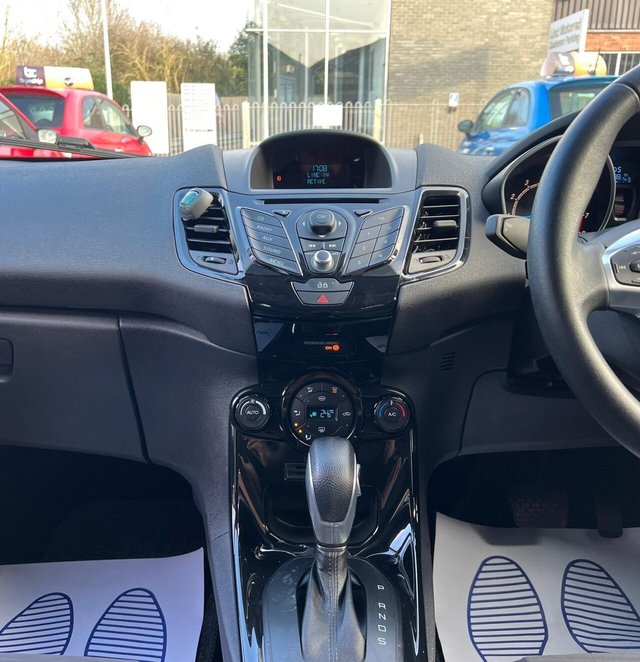 2013 Ford Fiesta - Photo 12