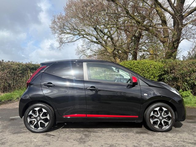 2021 TOYOTA AYGO - Photo 5