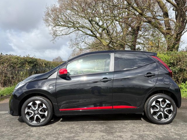 2021 TOYOTA AYGO - Photo 4