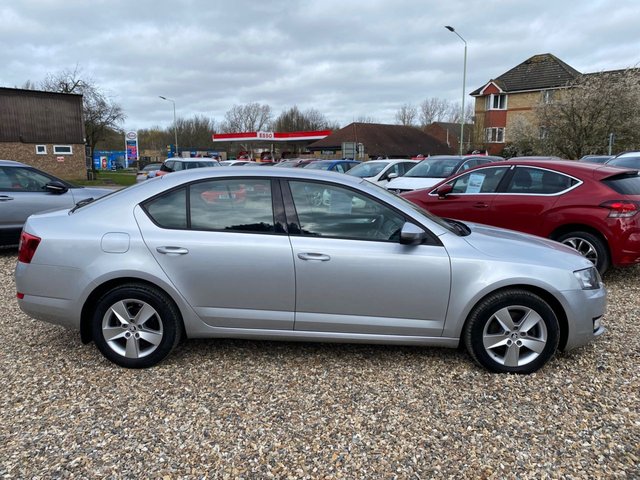 2013 Skoda Octavia 1.6L Se 5dr - Photo 3