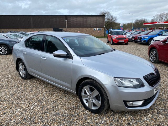2013 Skoda Octavia 1.6L Se 5dr - Photo 2