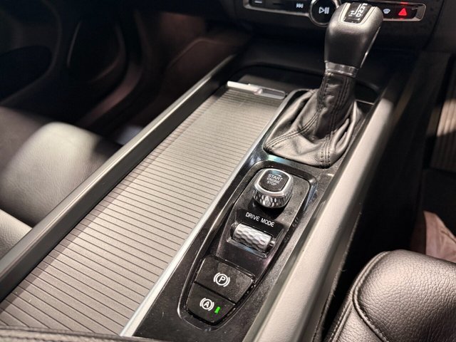 2018 VOLVO XC60 - Photo 8