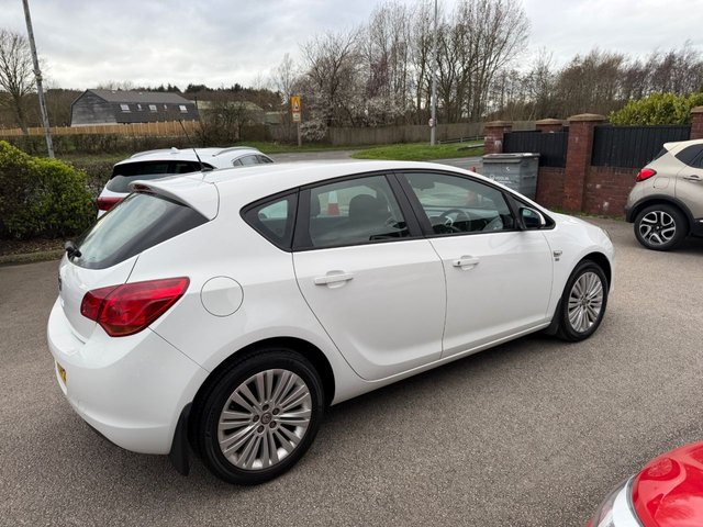 2011 VAUXHALL ASTRA 1.4 16v Excite Hatchback 5dr Petrol Manual Euro 5 (100 ps) - Photo 6