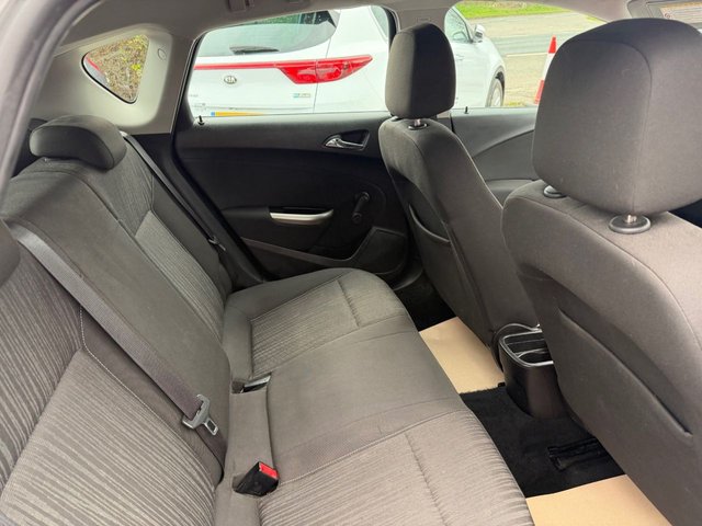 2011 VAUXHALL ASTRA 1.4 16v Excite Hatchback 5dr Petrol Manual Euro 5 (100 ps) - Photo 12