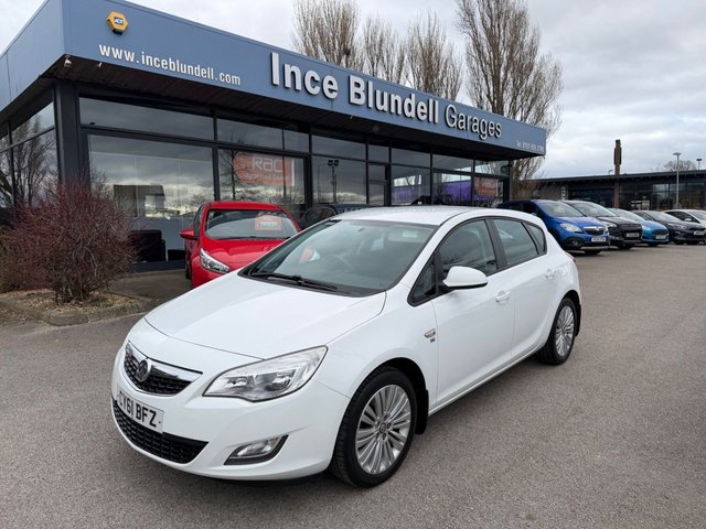 2011 VAUXHALL ASTRA 1.4 16v Excite Hatchback 5dr Petrol Manual Euro 5 (100 ps)