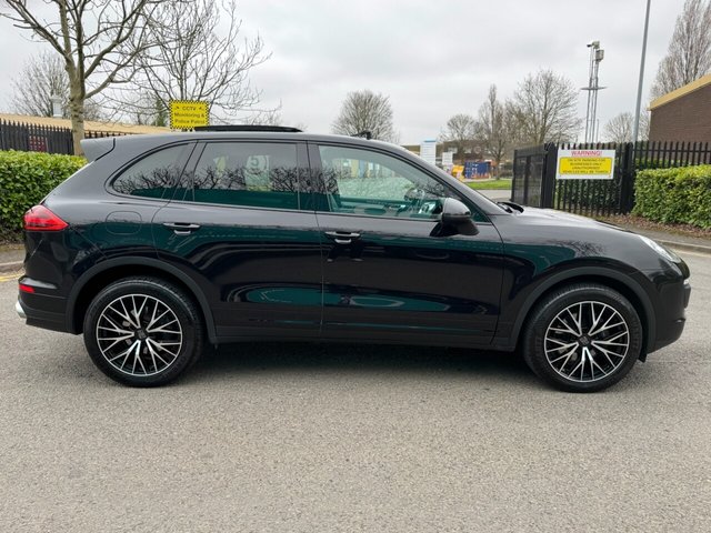 2015 Porsche Cayenne - Photo 2