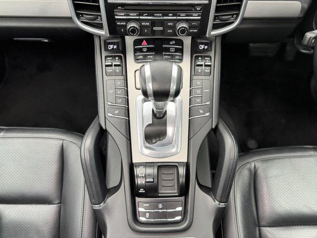 2015 Porsche Cayenne - Photo 10
