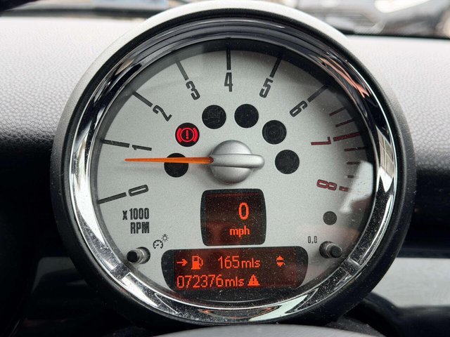 2011 MINI Hatch - Photo 8