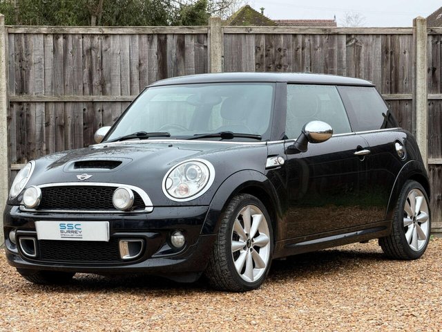 2011 MINI Hatch - Photo 2