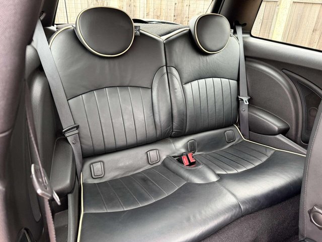 2011 MINI Hatch - Photo 10