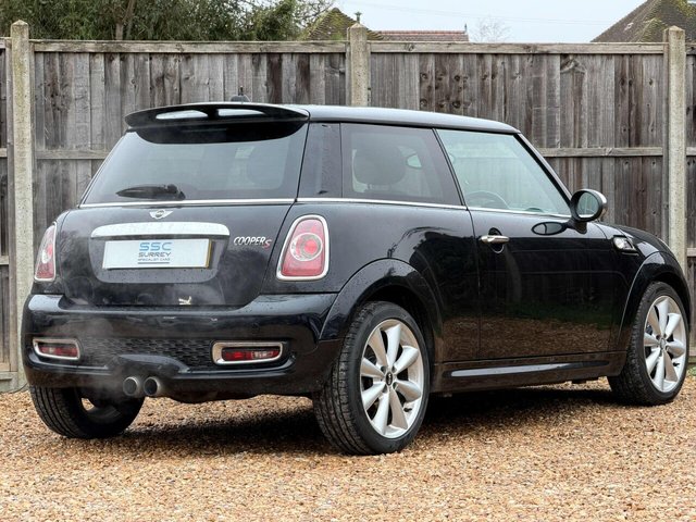 2011 MINI Hatch - Photo 4