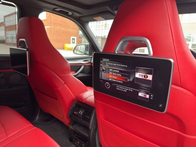 2017 BMW X5 M 4.4L null 5dr - Photo 6