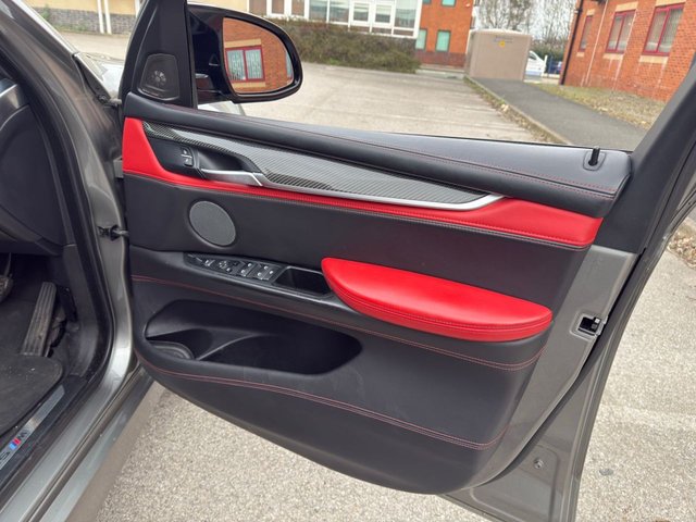 2017 BMW X5 M 4.4L null 5dr - Photo 12